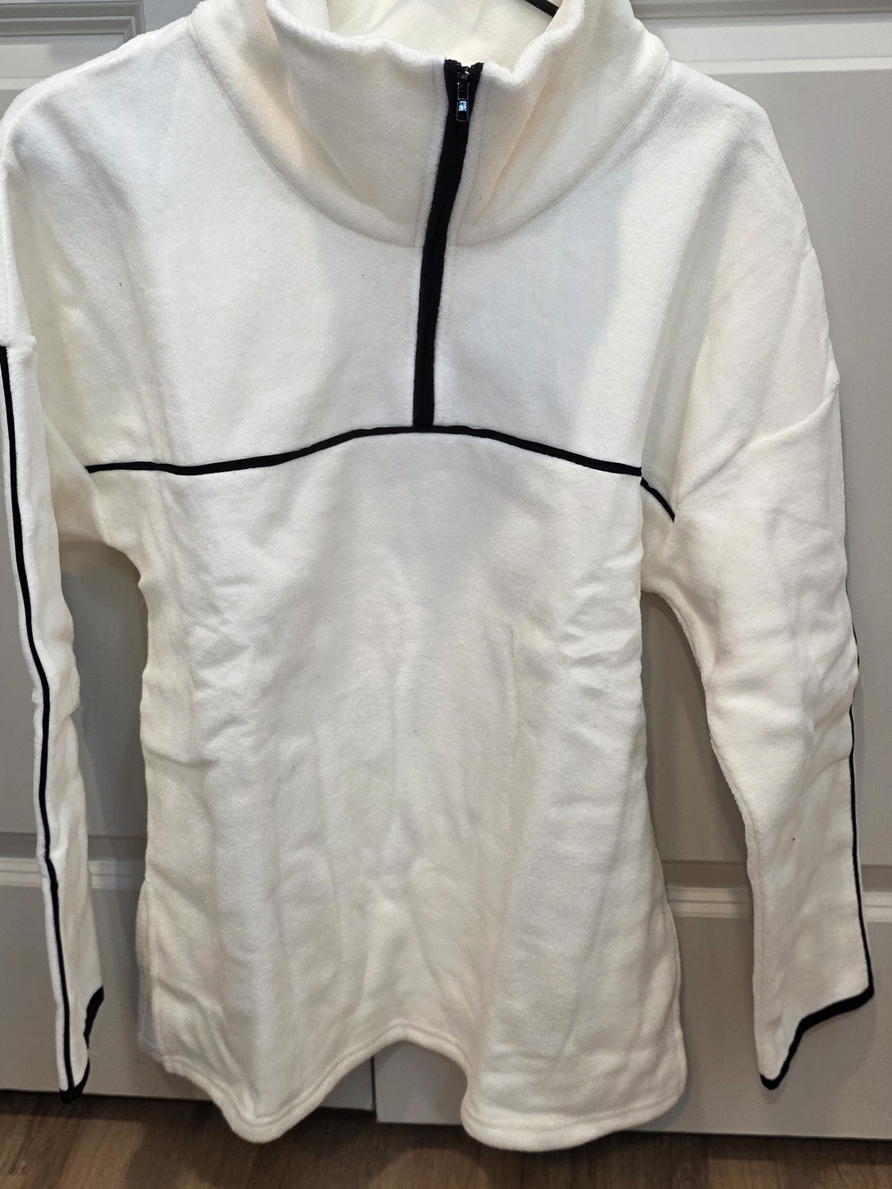 Simple White Fleece Quarter-Zip Pullover with Black Trim